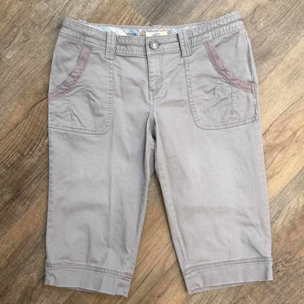 SO Womens Juniors 9 Gray Capri Pants Cotton Blend Casual Crops Y2K Stretchy